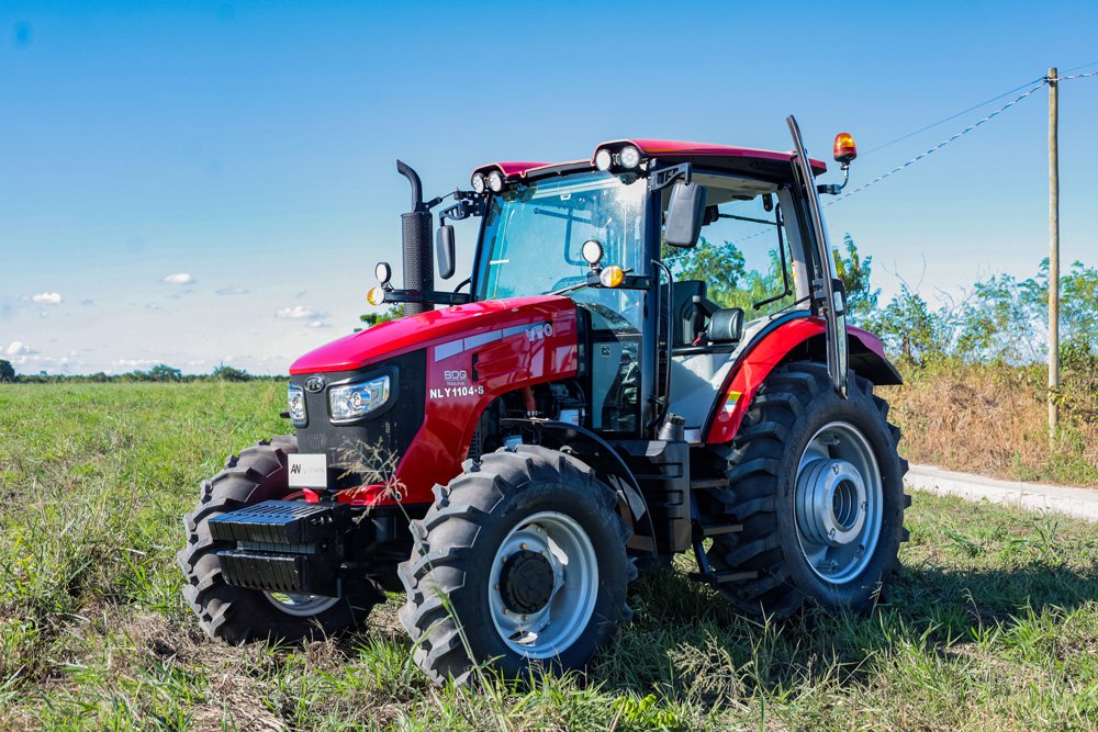 Trator YTO LY1104
